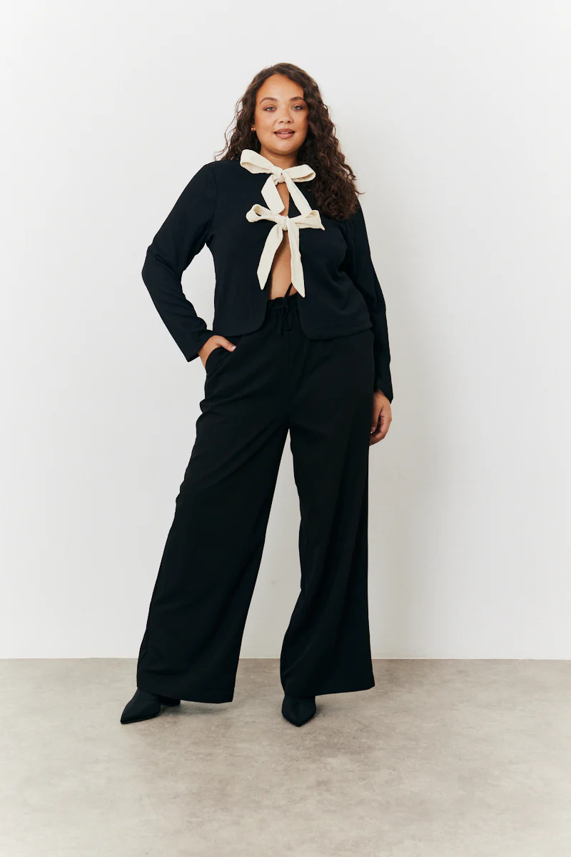 Tie Front Contrast Bow Top - Image 7