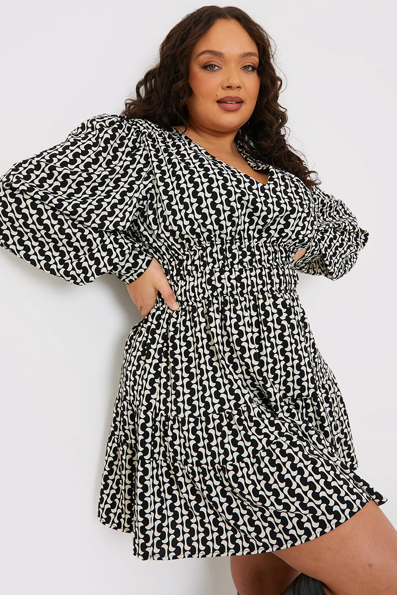 Geo Print Shirred Waist Skater Dress - Image 5